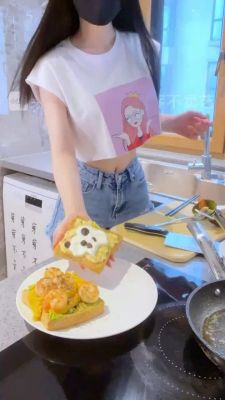 十三白头像226 for 芽芽白色纯棉落肩T恤