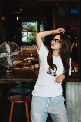 十三白鳍女子-驰骋白色纯棉T恤