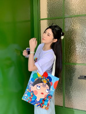 十三白鳍女子-青藏满印斜纹绒竖款托特包