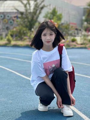 被宠坏的德文猫 #399白色纯棉落肩T恤