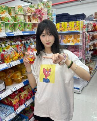 被宠坏的德文猫 #131纯棉白色落肩直喷春夏男女短袖圆领T恤
